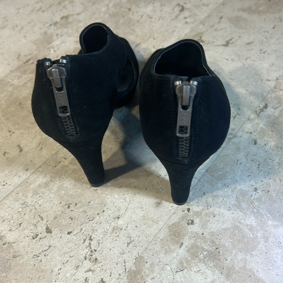 J. Crew suede heels. Size 6. Like new - Picture 4 of 8